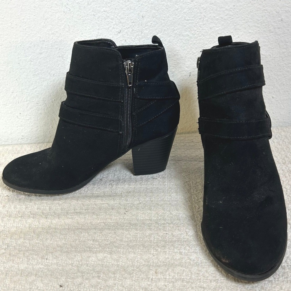 Express Women Black Faux Suede Ankle Boots Buckle Block Heel Booties Size 7 Chic